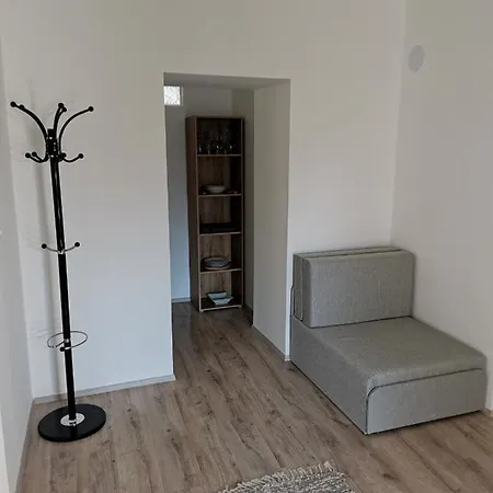 Lizi Apartman Apartmán *
